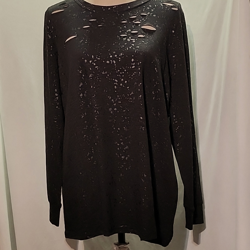Women's Plus NWT Destructed Tee size 1X